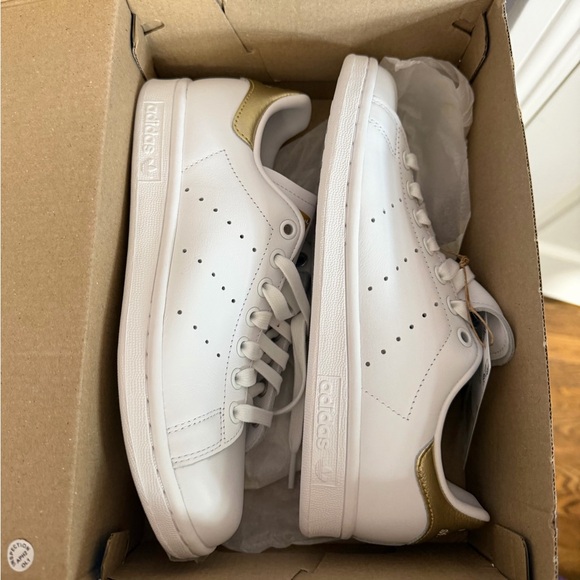 NWT Adidas Stan Smith White with Gold Heel Sneakers Size 6.5 - Picture 15 of 16